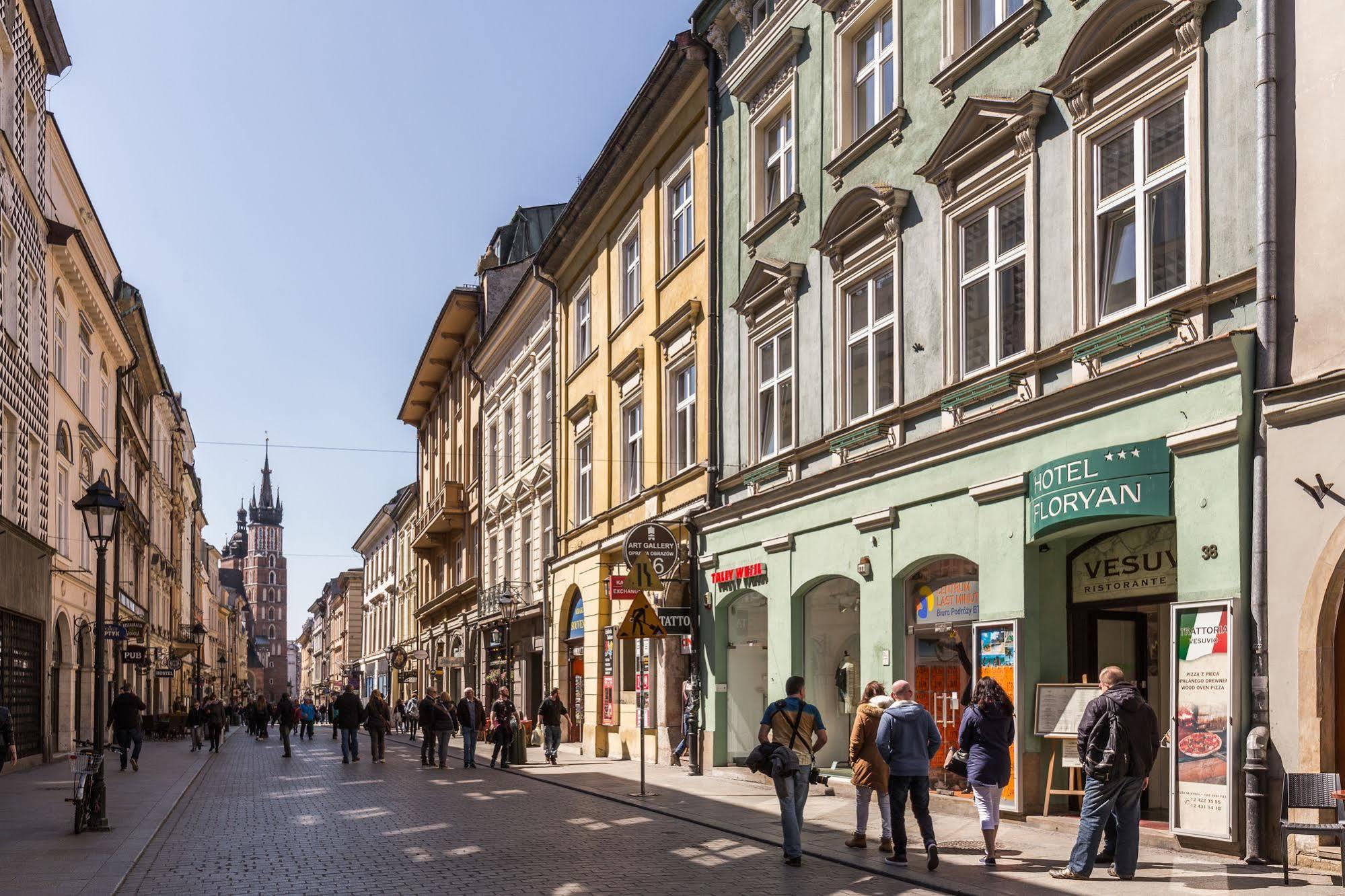 Hotel Floryan Old Town Krasków Exteriör bild